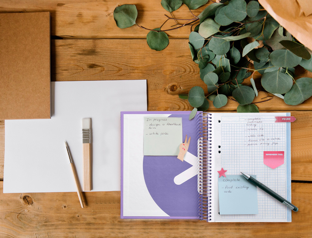 CADERNO ESPIRAL DIN A5 ANTARTIK CAPA FORRADA 120 F 100 GR QUADRICULA 5MM 5 BANDA 6 FUROS COR LAVANDA