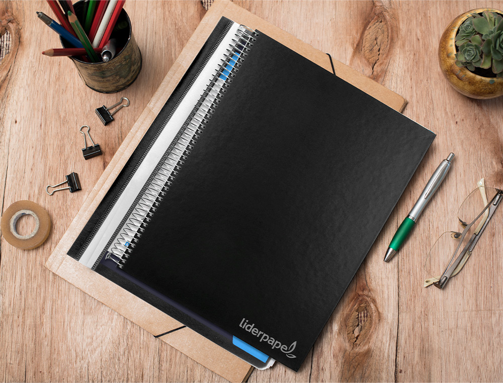 CADERNO ESPIRAL LIDERPAPEL JOLLY MICRO DIN A4 CAPA FORRADA 140 F 75 GR QUADRICULA 5MM 5 BANDAS DE CORES 4 FUROS COR PRET