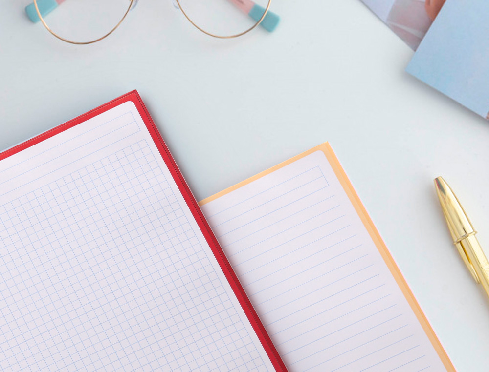 CADERNO ESPIRAL A4 MICRO ANTARTIK CAPA FORRADA 80F 90 GR HORIZONTAL 1 BANDA 4 FUROS COR FRAMBOESA