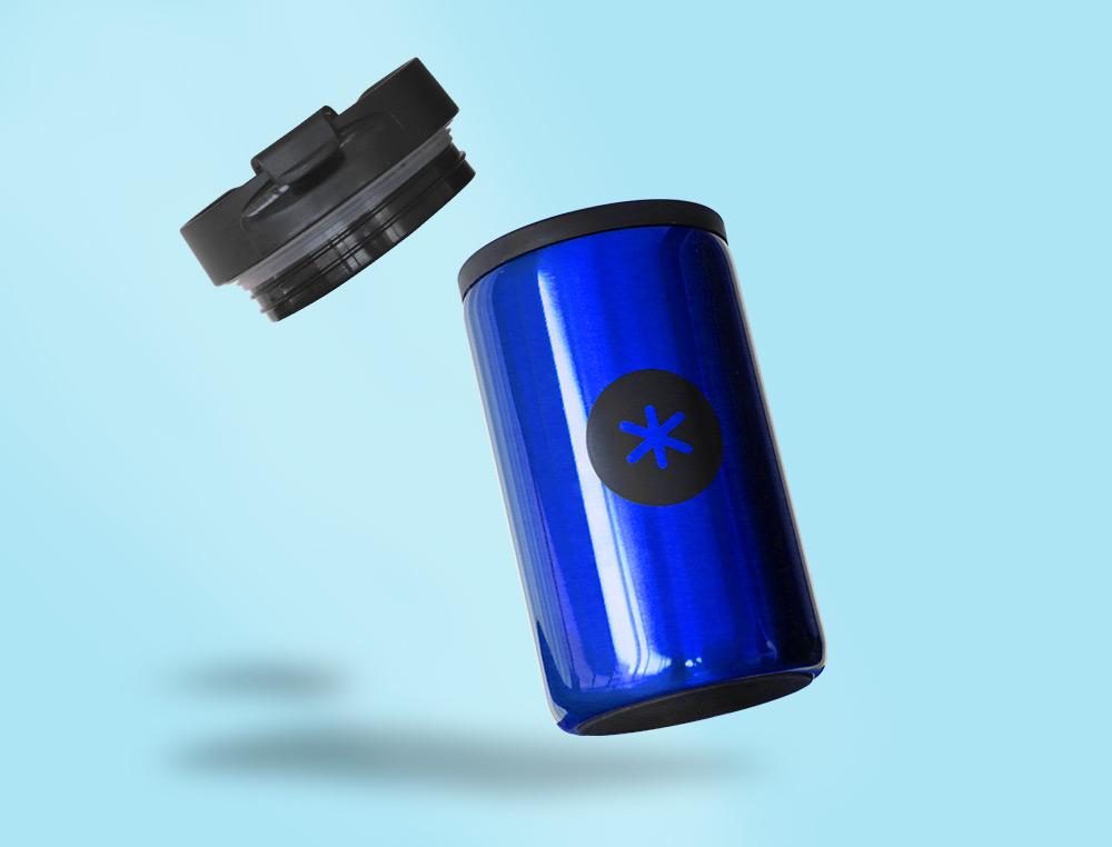 COPO ANTARTIK ACO INOXIDAVEL COM TAMPA DOSIFICADORA DE SEGURANCA E BASE ACOLCHOADA 290 ML COR AZUL