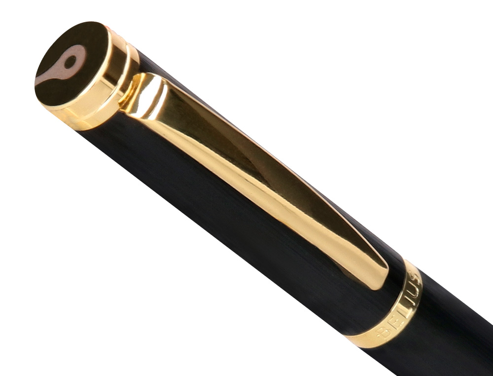 ESFEROGRAFICA E ESTOJO COURO BELIUS PASSION DOR ALUMINIO TEXTURA ESCOVADO PRETO E DOURADO TINTA AZUL CAIXA DESIGN