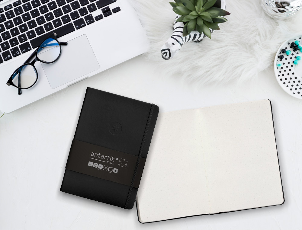 CADERNO COM ELASTICO ANTARTIK NOTES CAPA DURA A5 PONTILHADO PRETO 100 FOLHAS 80 GR FSC