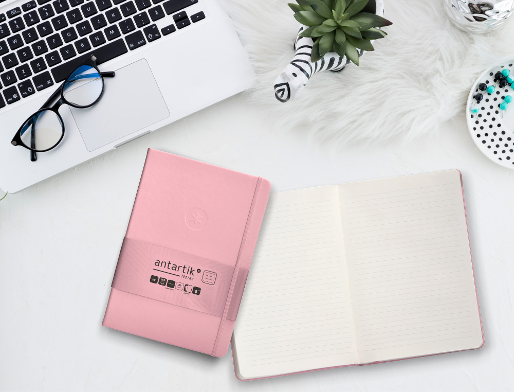 CADERNO COM ELASTICO ANTARTIK NOTES CAPA DURA A5 PAUTADO ROSA PASTEL 100 FOLHAS 80 GR FSC