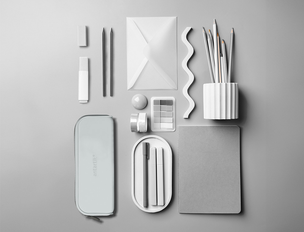 ESTOJO ESCOLAR ANTARTIK PRISMA SILICONE SOFT RETANGULAR 185X50X75 MM CINZA