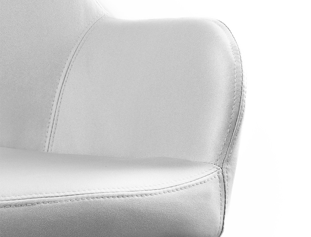 CADEIRA CONFIDENTE Q-CONNECT SIEMIONE BASE METALICA ALT MAX 820 LARG 570 PROF 580 CINZA CLARO