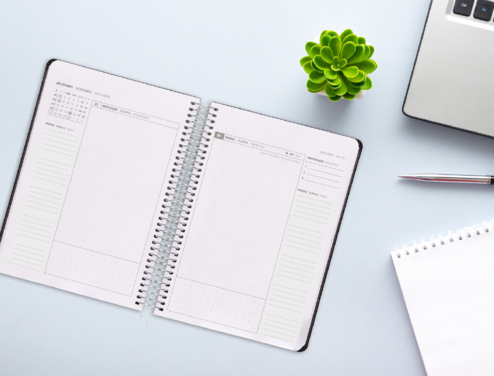AGENDA ESPIRAL ANTARTIK ESSENTIALS A5+ 2026 DIA PAGINA VERDE PAPEL 80 GR FSC