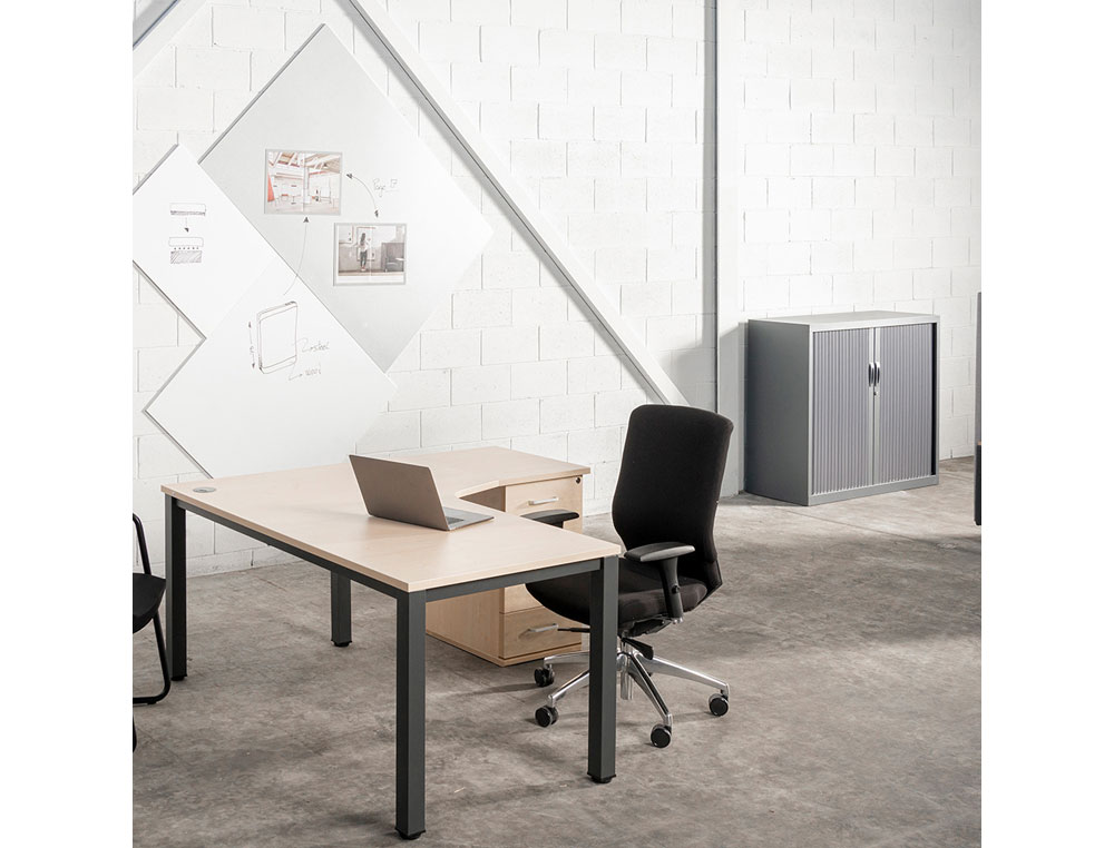 MESA DE ESCRITORIO ROCADA SERIE EXECUTIVE FORMA EM L DIREITA 160X120 CM ACABAMENTO AD04 ALUMINIO/BRANCO